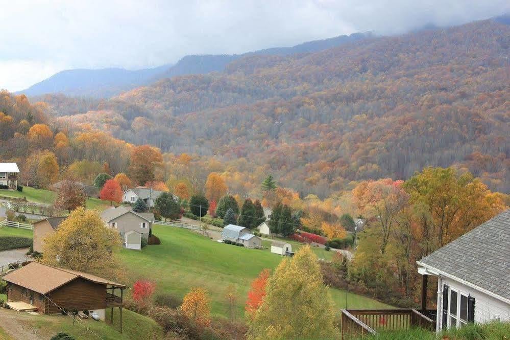 The Yellow House On Plott Creek Waynesville Eksteriør billede